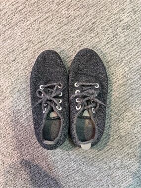 Allbirds Women’s Wool Sneakers. Size 8.